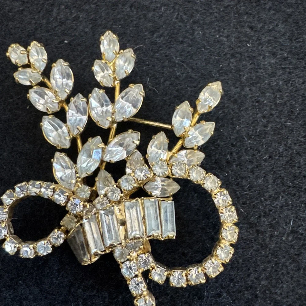 Marie Ferra Vintage Rare Large Flower Branch Brooch Gold Tone Rhinestones EUC